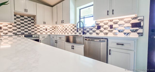 64 Reagan Drive, Eufaula, OK 74432