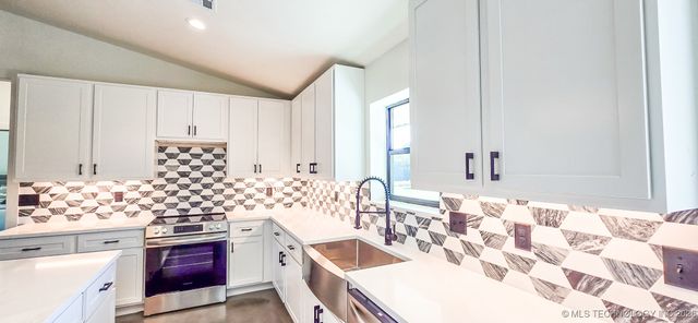 64 Reagan Drive, Eufaula, OK 74432