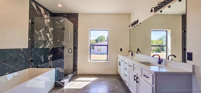 64 Reagan Drive, Eufaula, OK 74432