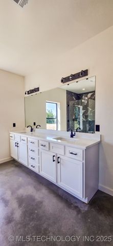 64 Reagan Drive, Eufaula, OK 74432