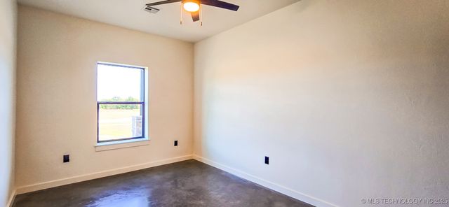 64 Reagan Drive, Eufaula, OK 74432