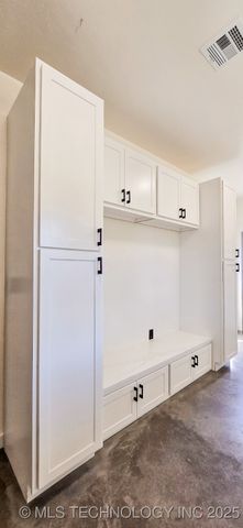 64 Reagan Drive, Eufaula, OK 74432