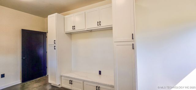 64 Reagan Drive, Eufaula, OK 74432