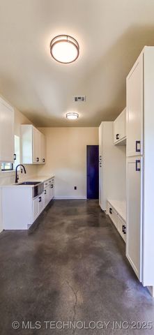 64 Reagan Drive, Eufaula, OK 74432