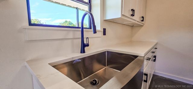 64 Reagan Drive, Eufaula, OK 74432