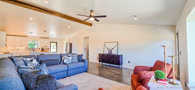 64 Reagan Drive, Eufaula, OK 74432