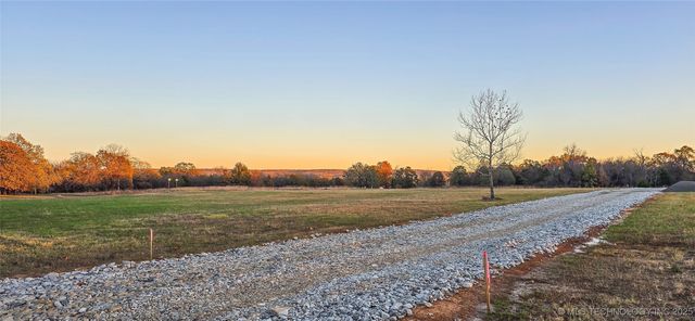 64 Reagan Drive, Eufaula, OK 74432