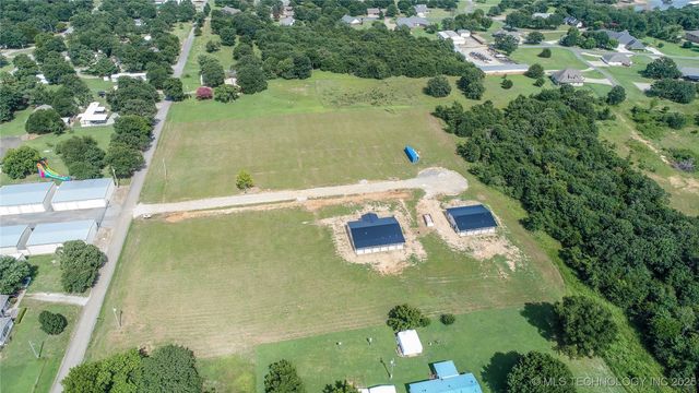 64 Reagan Drive, Eufaula, OK 74432