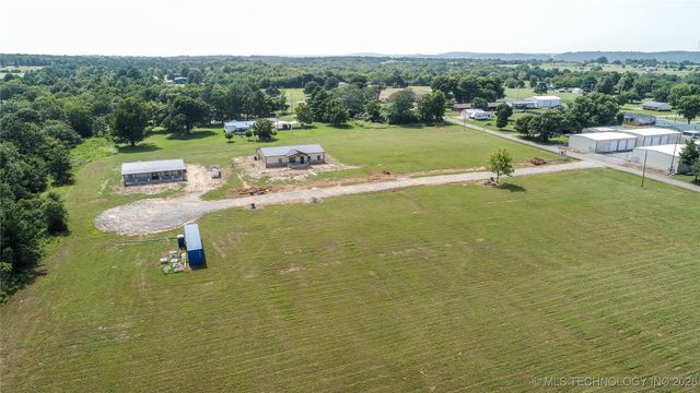 64 Reagan Drive, Eufaula, OK 74432