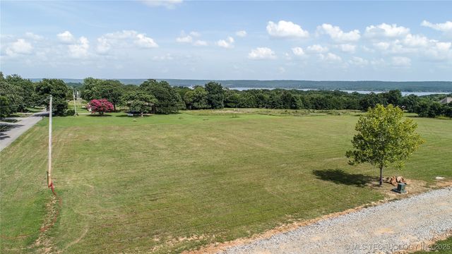 64 Reagan Drive, Eufaula, OK 74432