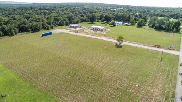 64 Reagan Drive, Eufaula, OK 74432