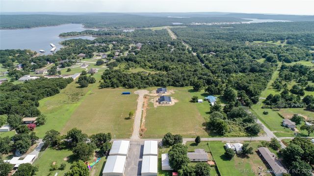 64 Reagan Drive, Eufaula, OK 74432