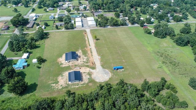 64 Reagan Drive, Eufaula, OK 74432