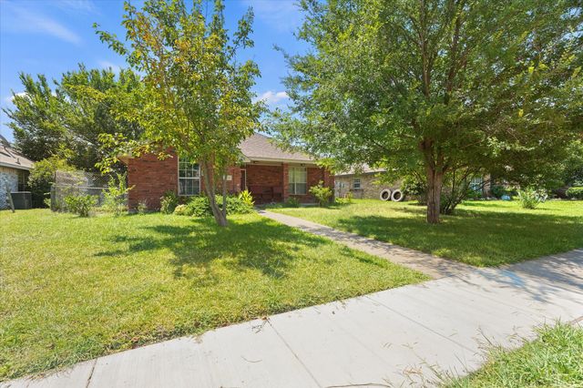 1220 Brittany Way, Seagoville, TX 75159
