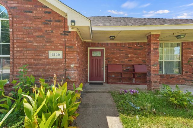 1220 Brittany Way, Seagoville, TX 75159
