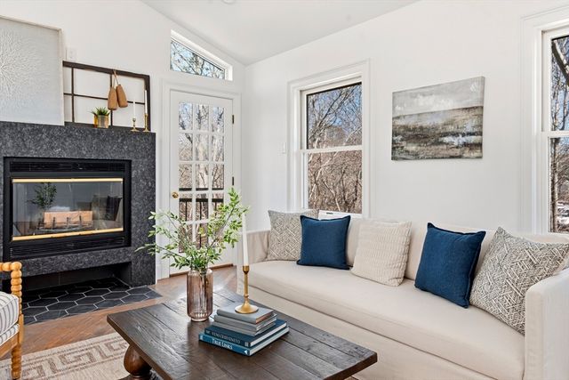 86 Harry Kemp Way B, Provincetown, MA 02657