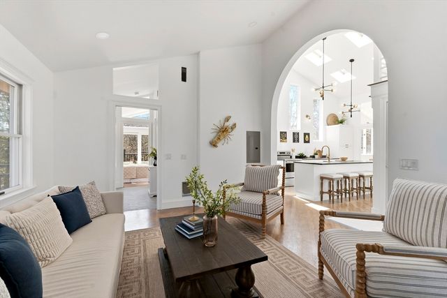 86 Harry Kemp Way B, Provincetown, MA 02657