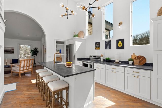 86 Harry Kemp Way B, Provincetown, MA 02657