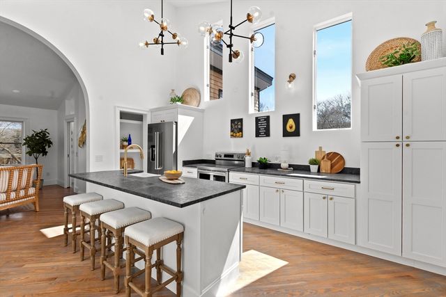 86 Harry Kemp Way B, Provincetown, MA 02657