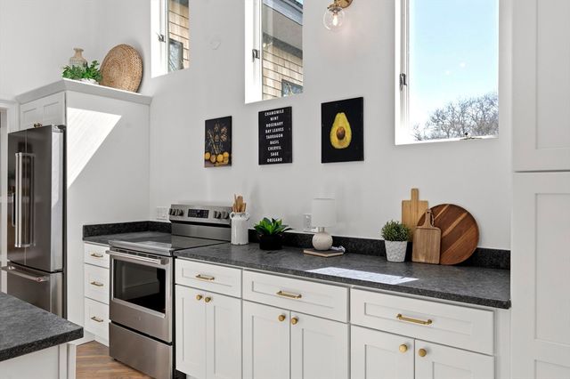 86 Harry Kemp Way B, Provincetown, MA 02657