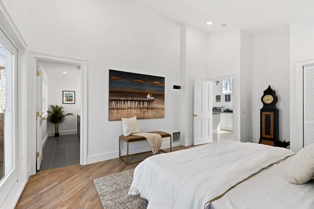 86 Harry Kemp Way B, Provincetown, MA 02657