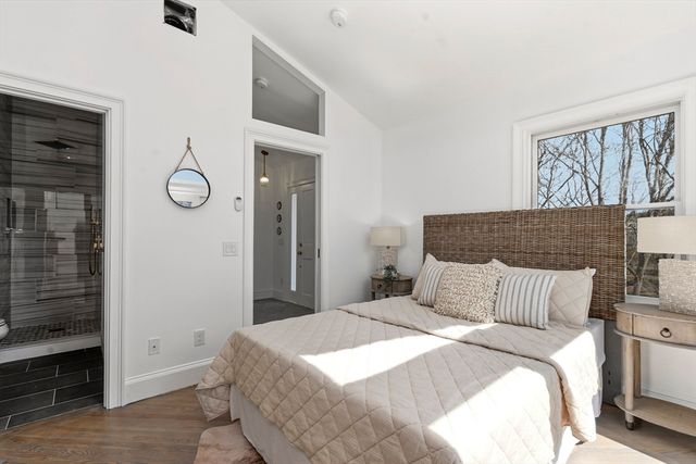 86 Harry Kemp Way B, Provincetown, MA 02657