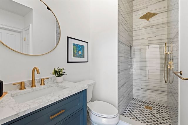 86 Harry Kemp Way B, Provincetown, MA 02657