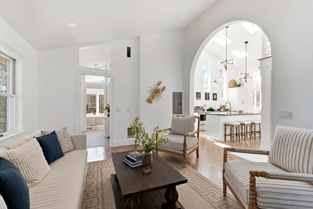 86 Harry Kemp Way B, Provincetown, MA 02657