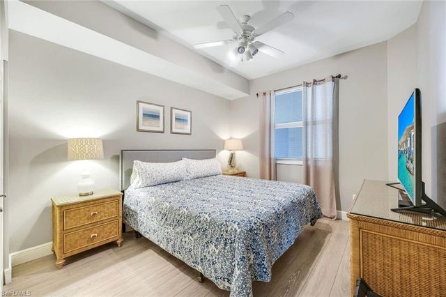 470 Launch CIR 403, Naples, FL 34108
