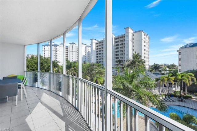470 Launch CIR 403, Naples, FL 34108