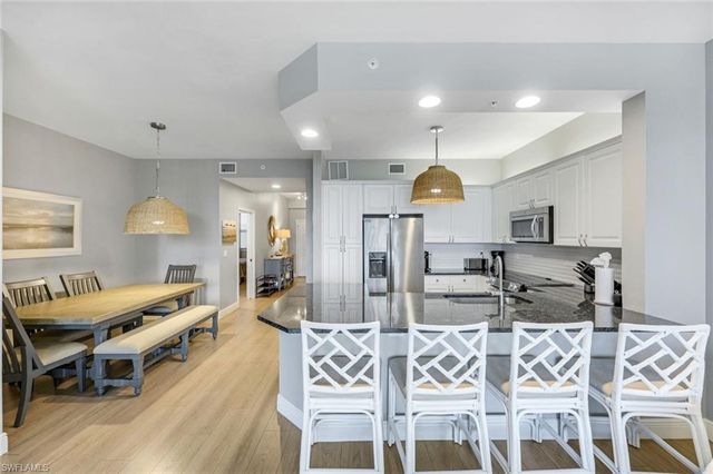 470 Launch CIR 403, Naples, FL 34108