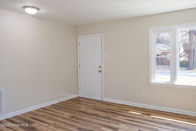 411 Lafayette Street, Clinton, NC 28328