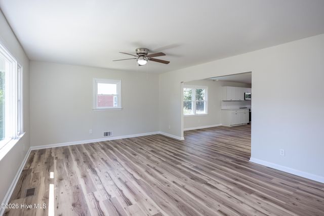 411 Lafayette Street, Clinton, NC 28328