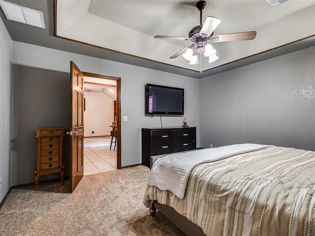 20554 Ember Lane, Harrah, OK 73045