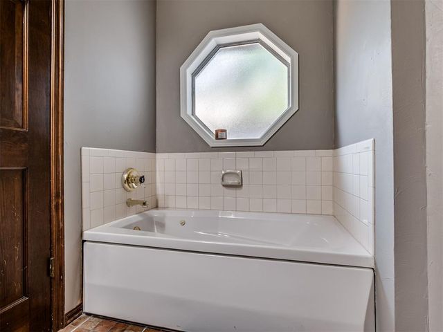 20554 Ember Lane, Harrah, OK 73045