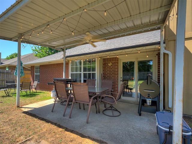 20554 Ember Lane, Harrah, OK 73045