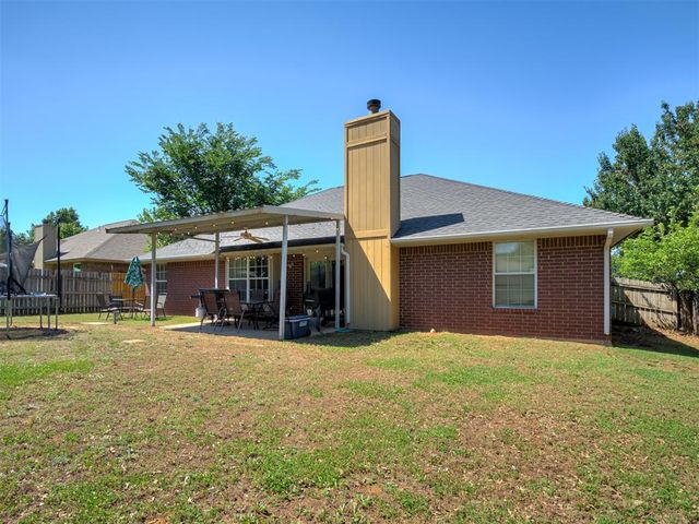 20554 Ember Lane, Harrah, OK 73045