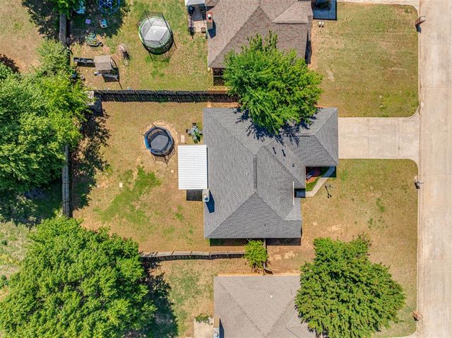 20554 Ember Lane, Harrah, OK 73045
