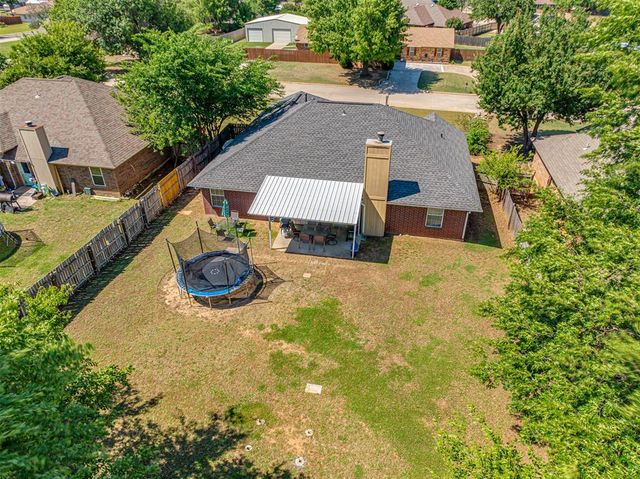 20554 Ember Lane, Harrah, OK 73045
