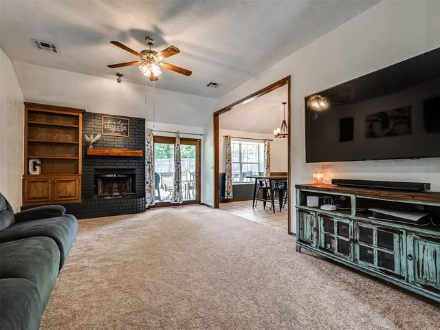 20554 Ember Lane, Harrah, OK 73045