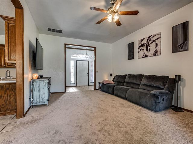 20554 Ember Lane, Harrah, OK 73045