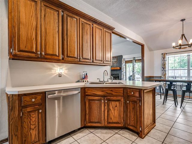 20554 Ember Lane, Harrah, OK 73045