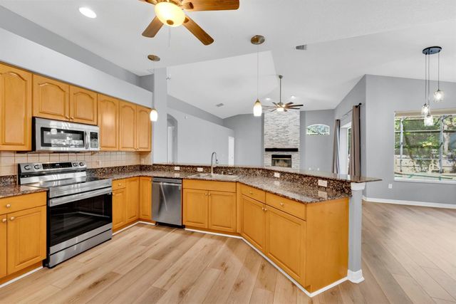 1021 HAMILTON AVENUE, Tarpon Springs, FL 34689