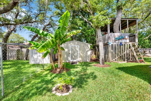1021 HAMILTON AVENUE, Tarpon Springs, FL 34689
