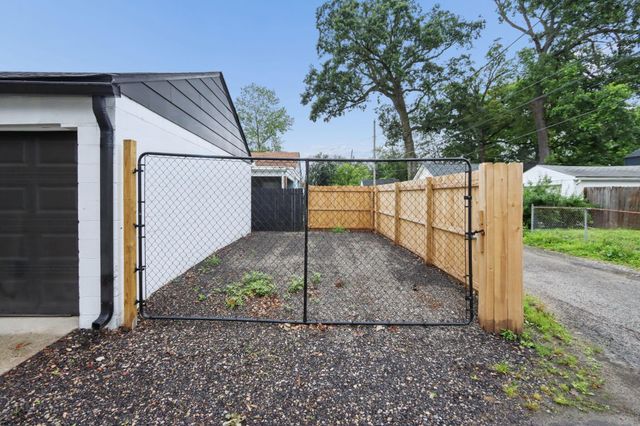 1470 E Weber Road, Columbus, OH 43211