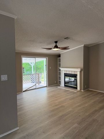2321 Ridgeview Street, Fort Worth, TX 76119