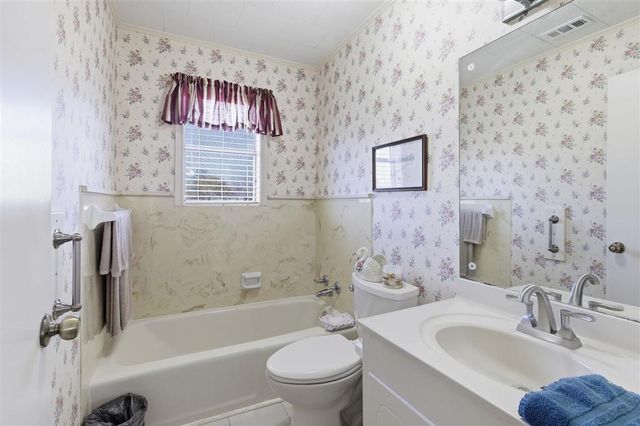 402 Scheufens Road, Lake Charles, LA 70615