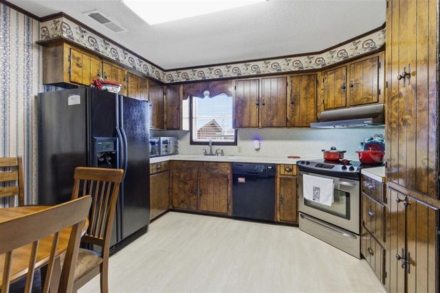 402 Scheufens Road, Lake Charles, LA 70615