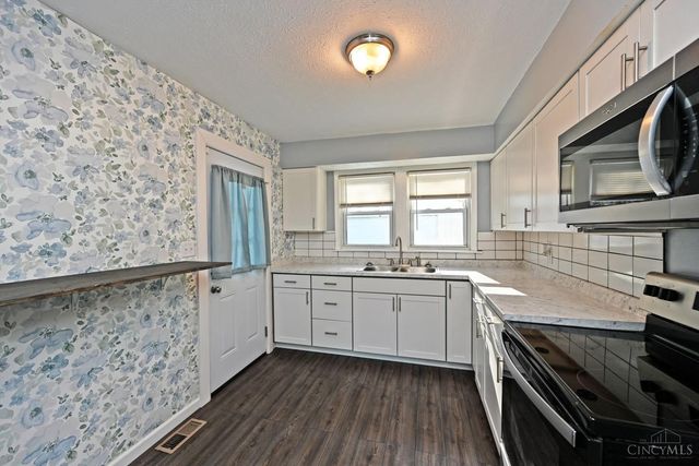 3910 Jewell Avenue, Middletown, OH 45042