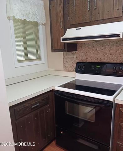 99 Arrowood Road J, Manalapan, NJ 07726